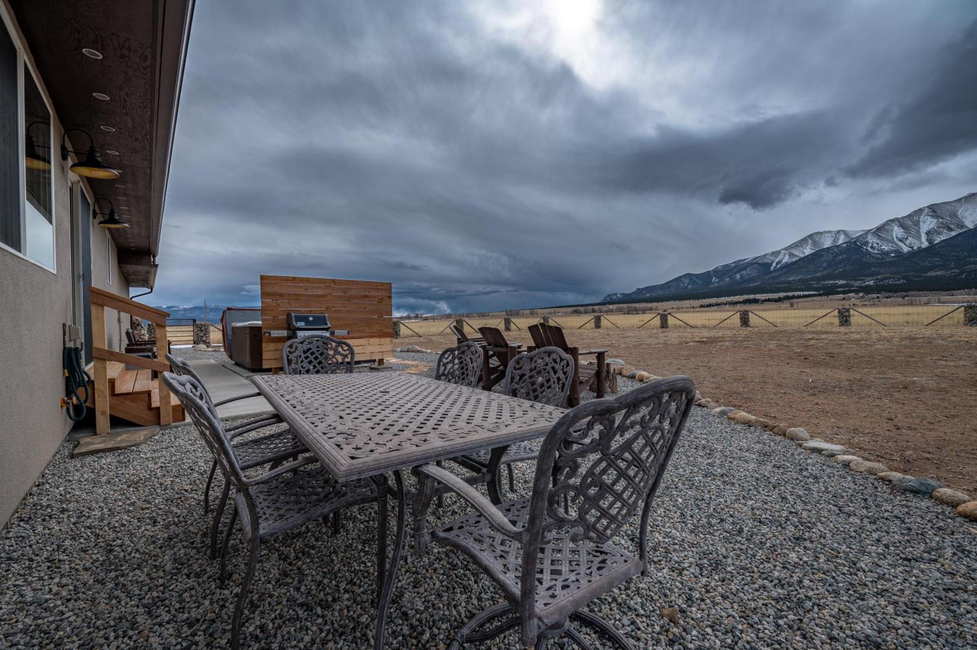 Buena Vista Mountain Retreat - Ultimate Privacy With Spa & Unbeatable Views מראה חיצוני תמונה